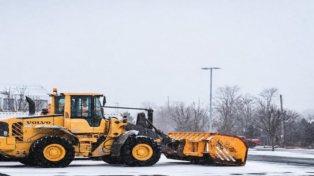 Commercial Parking Lot Snow Removal